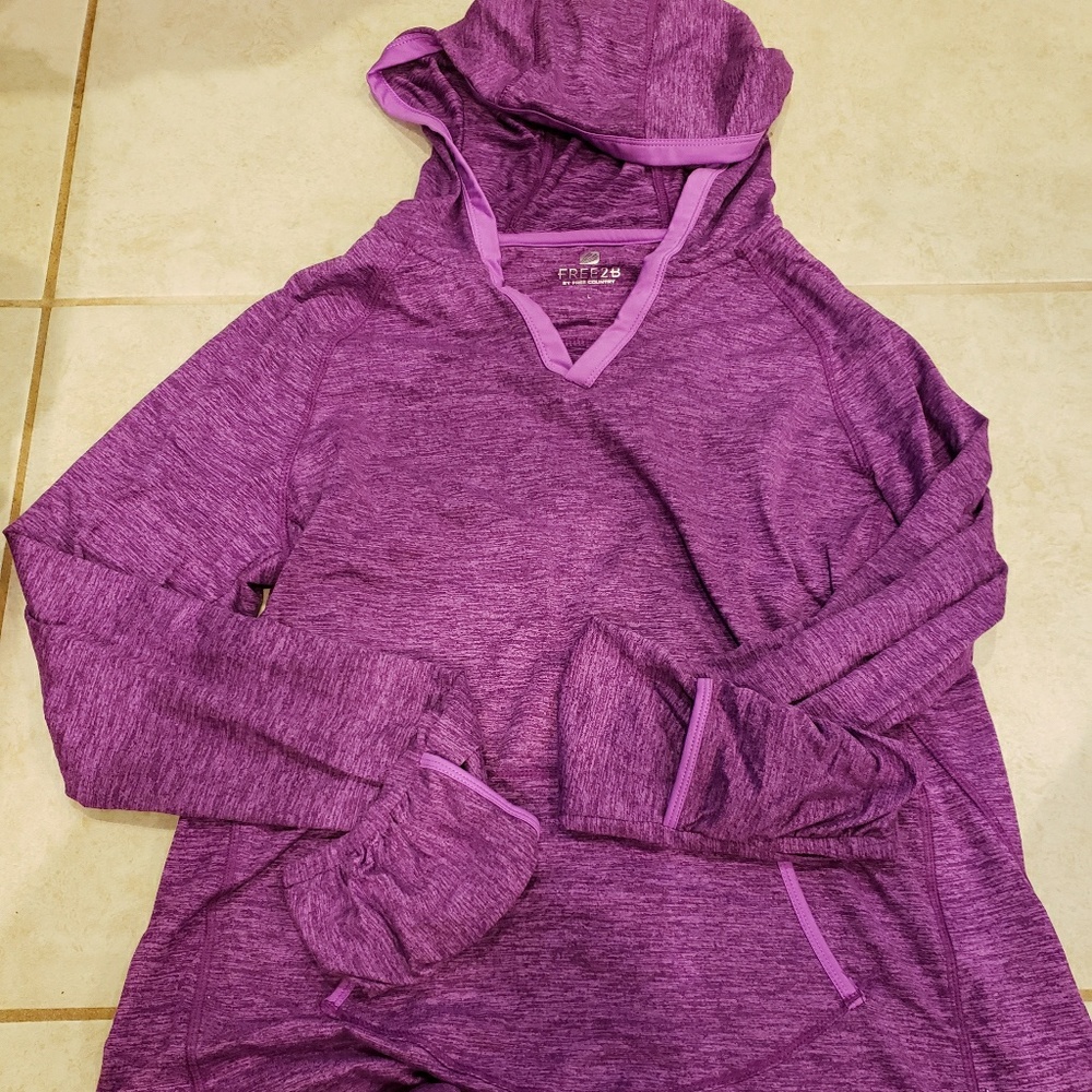 Free2b pull over performance hoodie